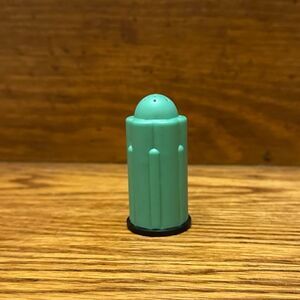 Vintage Bonny ware mint green Salt Shaker Art Deco style salt or pepper shaker.
